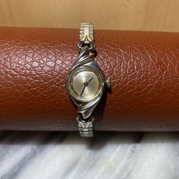 Vintage Bulova Ladies Rolled Gold Plate 17 Jewels Cocktail Watch RUNS - Picture 1 of 4
